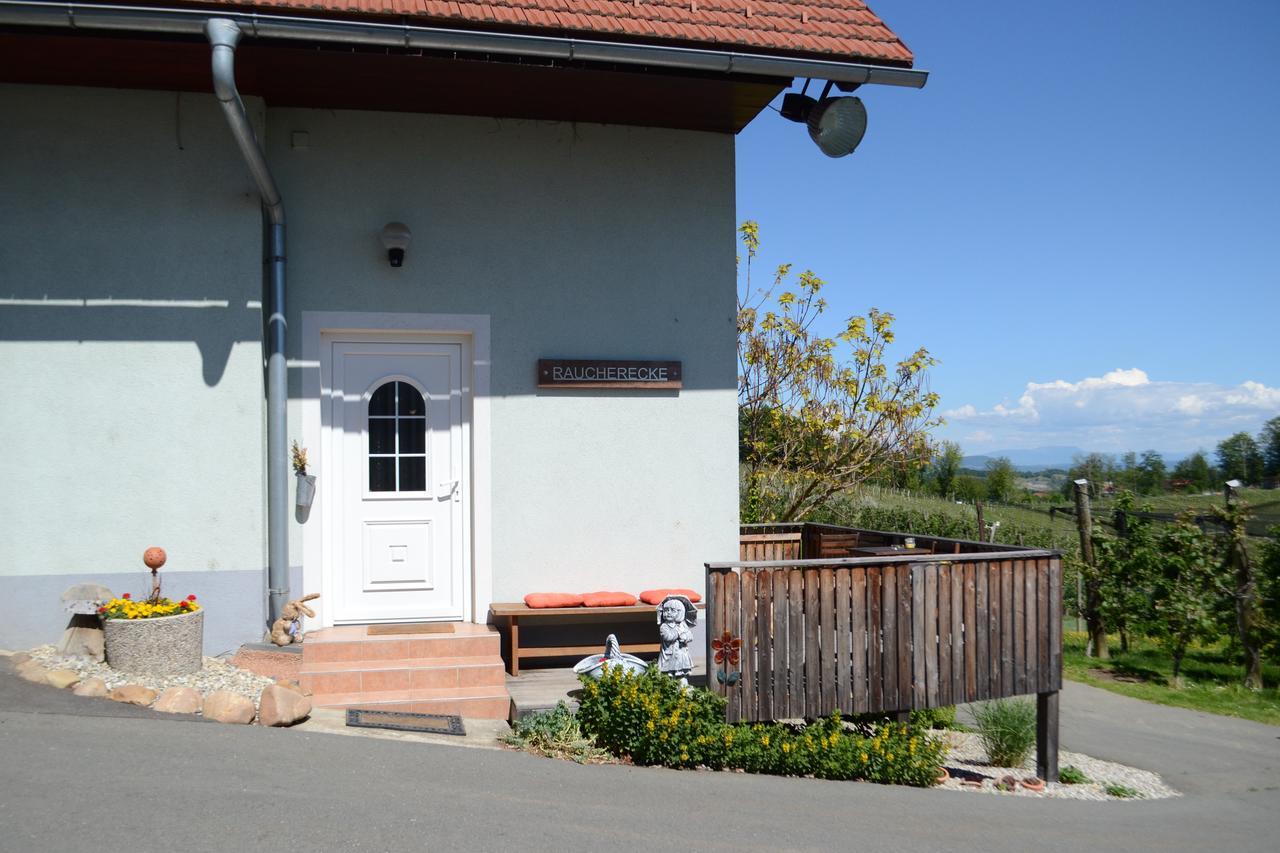 Bed and Breakfast Obstgut Ledinegg Ehrenhausen Exterior foto